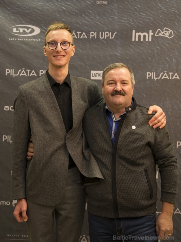Travelnews.lv apmeklē Viestura Kairiša mākslas filmas «Pilsēta pie upes» pirmizrādi Krāslavā Foto: Inga Pudnika Travelnews.lv apmeklē Viestura Kairiša mākslas filmas «Pilsēta pie upes» pirmizrādi Krāslavā Foto: Inga Pudnika 274692