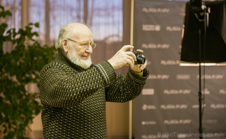 Travelnews.lv apmeklē Viestura Kairiša mākslas filmas «Pilsēta pie upes» pirmizrādi Krāslavā Foto: Inga Pudnika Travelnews.lv apmeklē Viestura Kairiša mākslas filmas «Pilsēta pie upes» pirmizrādi Krāslavā Foto: Inga Pudnika 274701