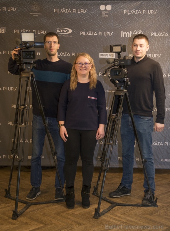 Travelnews.lv apmeklē Viestura Kairiša mākslas filmas «Pilsēta pie upes» pirmizrādi Krāslavā Foto: Inga Pudnika Travelnews.lv apmeklē Viestura Kairiša mākslas filmas «Pilsēta pie upes» pirmizrādi Krāslavā Foto: Inga Pudnika 274702