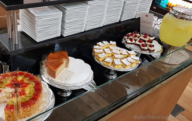 Stambulas lidostā Travelnews.lv ar «Turkish Airlines» biznesa biļeti iepazīst «Business Lounge» un «Lounge Miles&Smiles» Stambulas lidostā Travelnews.lv ar «Turkish Airlines» biznesa biļeti iepazīst «Business Lounge» un «Lounge Miles&Smiles» 275086
