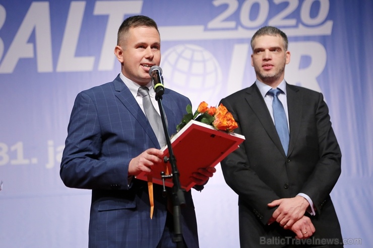Sveicam «GADA CILVĒKS TŪRISMĀ 2019» laureātus tūrisma izstādē «Balttour 2020». Foto: Rojs Maizītis Sveicam «GADA CILVĒKS TŪRISMĀ 2019» laureātus tūrisma izstādē «Balttour 2020». Foto: Rojs Maizītis 275783