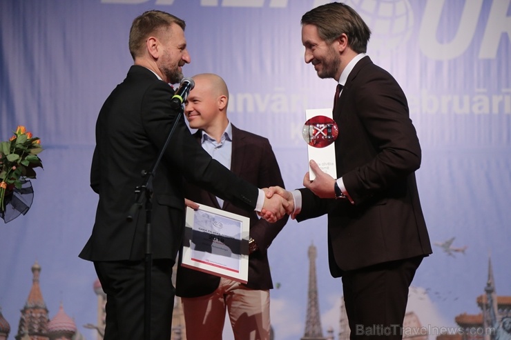 Sveicam «GADA CILVĒKS TŪRISMĀ 2019» laureātus tūrisma izstādē «Balttour 2020». Foto: Rojs Maizītis Sveicam «GADA CILVĒKS TŪRISMĀ 2019» laureātus tūrisma izstādē «Balttour 2020». Foto: Rojs Maizītis 275819