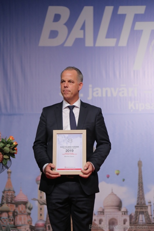 Sveicam «GADA CILVĒKS TŪRISMĀ 2019» laureātus tūrisma izstādē «Balttour 2020». Foto: Rojs Maizītis Sveicam «GADA CILVĒKS TŪRISMĀ 2019» laureātus tūrisma izstādē «Balttour 2020». Foto: Rojs Maizītis 275828