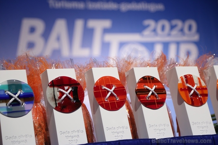 Jau 17. reizi tūrisma nozare pasniedz «Gada Cilvēks Tūrismā 2019» balvas 7 kategorijās. Foto: Rojs Maizītis Jau 17. reizi tūrisma nozare pasniedz «Gada Cilvēks Tūrismā 2019» balvas 7 kategorijās. Foto: Rojs Maizītis 276333