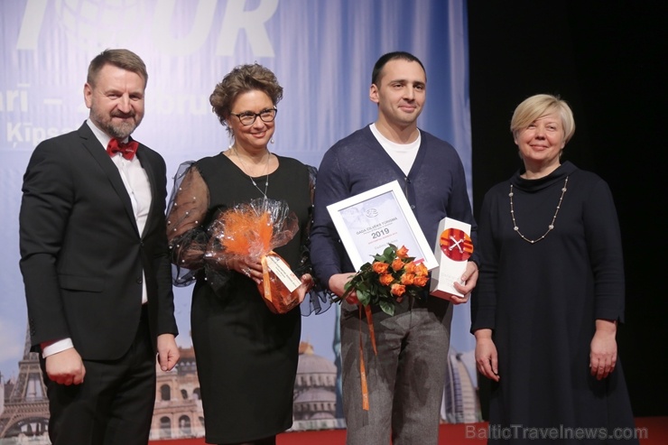 «Gada Cilvēks Tūrismā 2019» «UZŅĒMĒJS VAI VADĪTĀJS NAKTSMĪTŅU BIZNESĀ 2019» - Vadims Muhins, «Mogotel». Foto: Rojs Maizītis «Gada Cilvēks Tūrismā 2019» «UZŅĒMĒJS VAI VADĪTĀJS NAKTSMĪTŅU BIZNESĀ 2019» - Vadims Muhins, «Mogotel». Foto: Rojs Maizītis 276349
