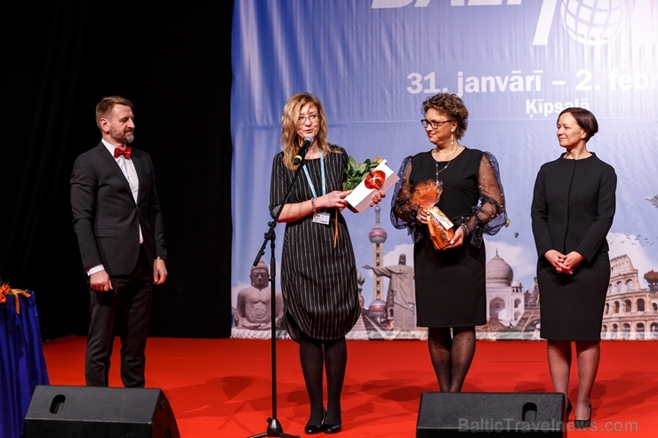 «Gada Cilvēks Tūrismā 2019» «TŪRISMA INFORMĀCIJAS CENTRA VADĪTĀJS 2019» - Iveta Veļķere, Alūksnes Tūrisma informācijas centrs. Foto: Andrejs Terentjev «Gada Cilvēks Tūrismā 2019» «TŪRISMA INFORMĀCIJAS CENTRA VADĪTĀJS 2019» - Iveta Veļķere, Alūksnes Tūrisma informācijas centrs. Foto: Andrejs Terentjev 276361