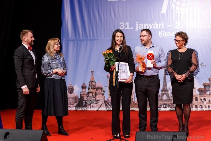 «Gada Cilvēks Tūrismā 2019» «TŪRISMA ŽURNĀLISTS 2019» - Alīna un Jēkabs Andrušaiti, Sapnumedniece.lv. Foto: Andrejs Terentjevs «Gada Cilvēks Tūrismā 2019» «TŪRISMA ŽURNĀLISTS 2019» - Alīna un Jēkabs Andrušaiti, Sapnumedniece.lv. Foto: Andrejs Terentjevs 276370