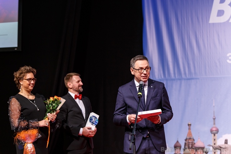 Tez Tour Latvija vadītājs Konstantīns Paļgovs piesaka nomināciju ABSOLŪTĀ KLASE - «GADA CILVĒKS TŪRISMĀ 2019». Foto: Andrejs Terentjevs Tez Tour Latvija vadītājs Konstantīns Paļgovs piesaka nomināciju ABSOLŪTĀ KLASE - «GADA CILVĒKS TŪRISMĀ 2019». Foto: Andrejs Terentjevs 276395