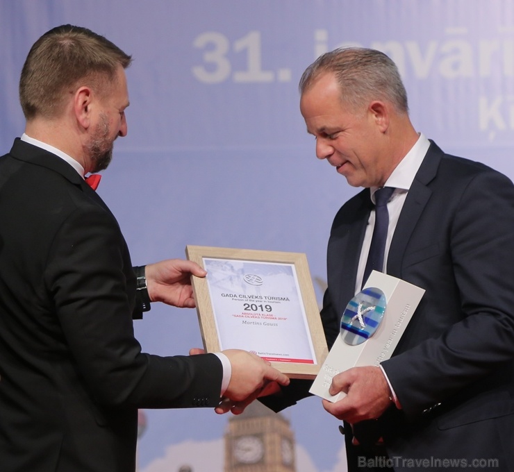 «Gada Cilvēks Tūrismā 2019» ABSOLŪTĀ KLASE - «GADA CILVĒKS TŪRISMĀ 2019» – Martins Gauss, airBaltic. Foto: Rojs Maizītis «Gada Cilvēks Tūrismā 2019» ABSOLŪTĀ KLASE - «GADA CILVĒKS TŪRISMĀ 2019» – Martins Gauss, airBaltic. Foto: Rojs Maizītis 276398
