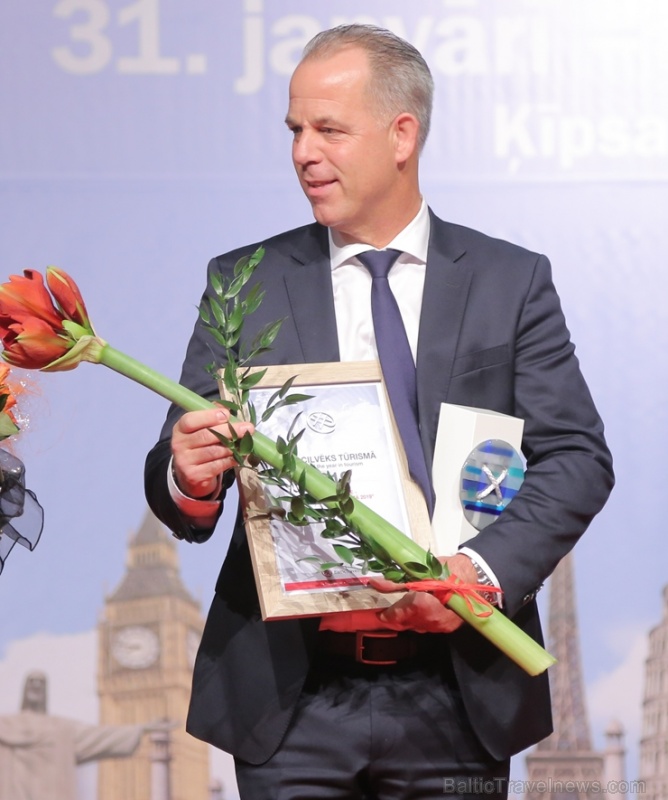 «Gada Cilvēks Tūrismā 2019» ABSOLŪTĀ KLASE - «GADA CILVĒKS TŪRISMĀ 2019» – Martins Gauss, airBaltic. Foto: Rojs Maizītis «Gada Cilvēks Tūrismā 2019» ABSOLŪTĀ KLASE - «GADA CILVĒKS TŪRISMĀ 2019» – Martins Gauss, airBaltic. Foto: Rojs Maizītis 276400
