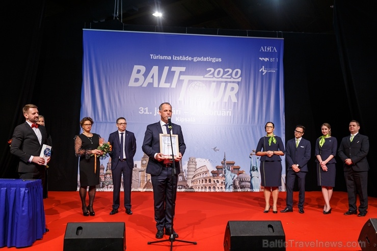 «Gada Cilvēks Tūrismā 2019» ABSOLŪTĀ KLASE - «GADA CILVĒKS TŪRISMĀ 2019» – Martins Gauss, airBaltic. Foto: Andrejs Terentjevs «Gada Cilvēks Tūrismā 2019» ABSOLŪTĀ KLASE - «GADA CILVĒKS TŪRISMĀ 2019» – Martins Gauss, airBaltic. Foto: Andrejs Terentjevs 276402