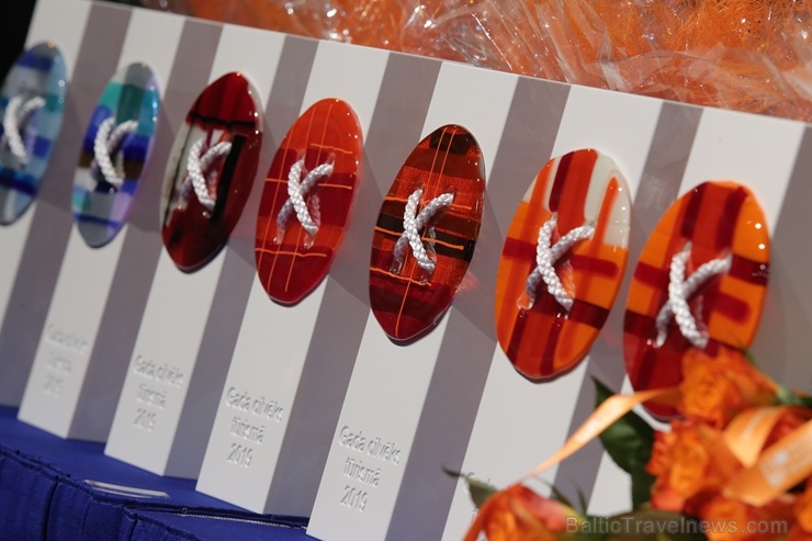 Jau 17. reizi tūrisma nozare pasniedz «Gada Cilvēks Tūrismā 2019» balvas 7 kategorijās. Foto: Rojs Maizītis Jau 17. reizi tūrisma nozare pasniedz «Gada Cilvēks Tūrismā 2019» balvas 7 kategorijās. Foto: Rojs Maizītis 276412