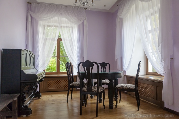 Kurzemē tūristiem ir pieejama nakšņošanai un svinībām grezna muiža - «Lielvirbu muiža». Foto: Reinis Brūvelis 277749