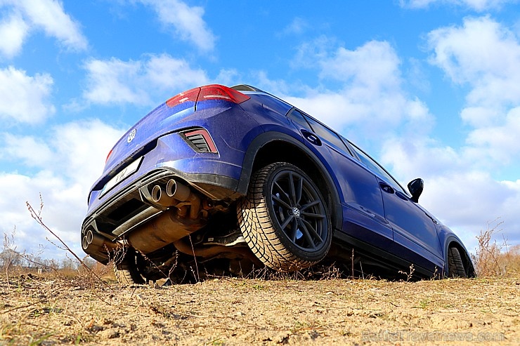 Travelnews.lv ar 300 zirgspēku jaudīgu «VW T-Roc R» apceļo Latviju 278054