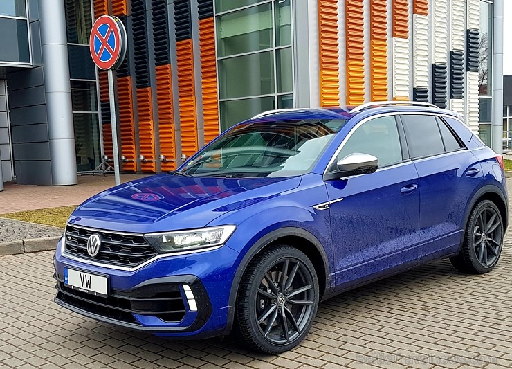 Travelnews.lv ar 300 zirgspēku jaudīgu «VW T-Roc R» apceļo Latviju 278060