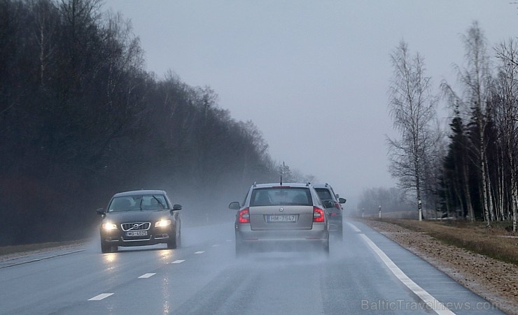 Travelnews.lv ar 300 zirgspēku jaudīgu «VW T-Roc R» apceļo Latviju 278065