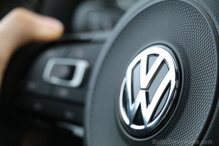 Travelnews.lv ar 300 zirgspēku jaudīgu «VW T-Roc R» apceļo Latviju 278069