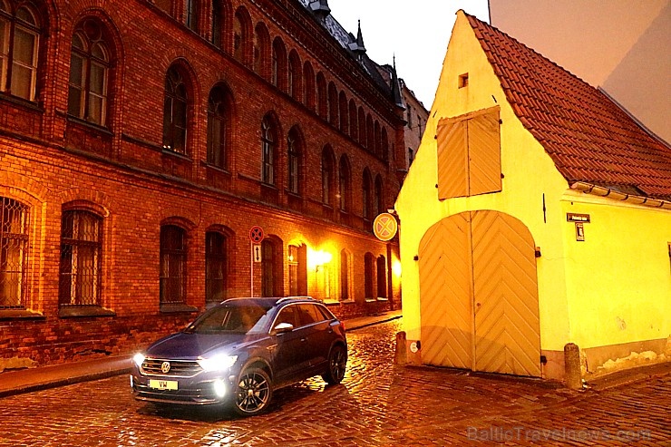Travelnews.lv ar 300 zirgspēku jaudīgu «VW T-Roc R» apceļo Latviju 278081