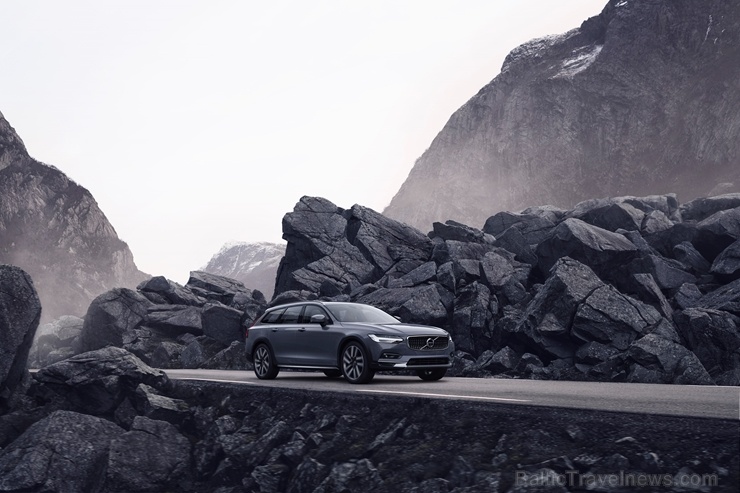 «Volvo Cars» žilbina auto fanus ar pasakaini notvertiem mirkļiem 278279