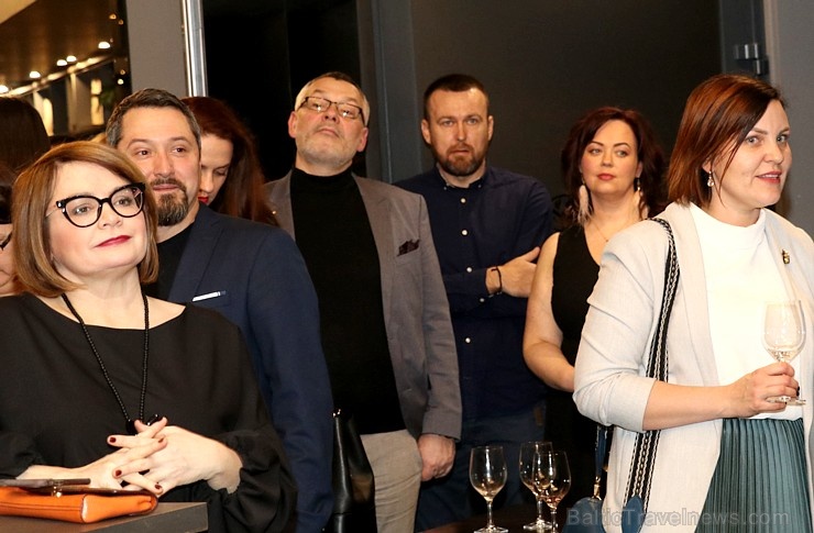 Rīgas viesnīcā «Pullman Riga Old Town» prezentē restorānu ceļvedi «Latvija» angļu un krievu valodā Rīgas viesnīcā «Pullman Riga Old Town» prezentē restorānu ceļvedi «Latvija» angļu un krievu valodā 278644