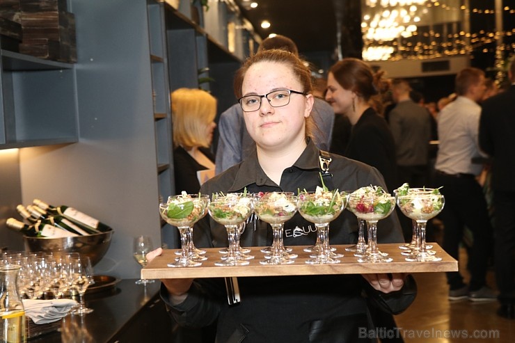 Rīgas viesnīcā «Pullman Riga Old Town» prezentē restorānu ceļvedi «Latvija» angļu un krievu valodā Rīgas viesnīcā «Pullman Riga Old Town» prezentē restorānu ceļvedi «Latvija» angļu un krievu valodā 278662