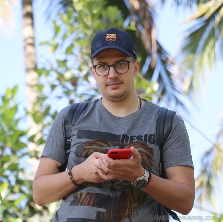 Travelnews.lv izbauda Bali lielās šūpoles «The Natural Terrace Swing». Atbalsta: «Turkish Airlines» un «365 Brīvdienas» Travelnews.lv izbauda Bali lielās šūpoles «The Natural Terrace Swing». Atbalsta: «Turkish Airlines» un «365 Brīvdienas» 279288