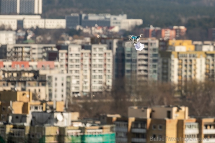 Lietuvas galvaspilsētā Viļņā pandēmijas laikā uzplaukst solidaritāte - brīvprātīgie un uzņēmēji sniedz palīdzību un atbalstu tiem, kam tā vajadzīga vi Lietuvas galvaspilsētā Viļņā pandēmijas laikā uzplaukst solidaritāte - brīvprātīgie un uzņēmēji sniedz palīdzību un atbalstu tiem, kam tā vajadzīga vi 279971