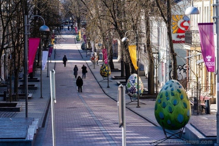 Daugavpils straujiem soļiem sagaida pavasara atnākšanu, tāpēc Daugavpils pilsētas mākslinieki ir optimistiski noskaņoti un sāk izrotāt pilsētu Lieldie Daugavpils straujiem soļiem sagaida pavasara atnākšanu, tāpēc Daugavpils pilsētas mākslinieki ir optimistiski noskaņoti un sāk izrotāt pilsētu Lieldie 280243