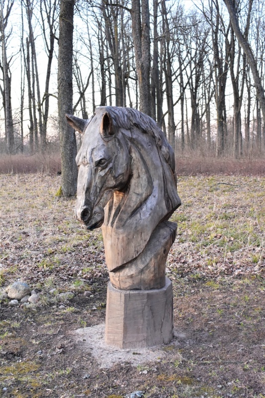 Riebiņu novada Galēnu pagasta Galēnu muižas kungu mājas priekšā atrodas franču dārzu stilā veidots regulāra plānojuma parks, kurā izveidota Filozofija Riebiņu novada Galēnu pagasta Galēnu muižas kungu mājas priekšā atrodas franču dārzu stilā veidots regulāra plānojuma parks, kurā izveidota Filozofija 280420