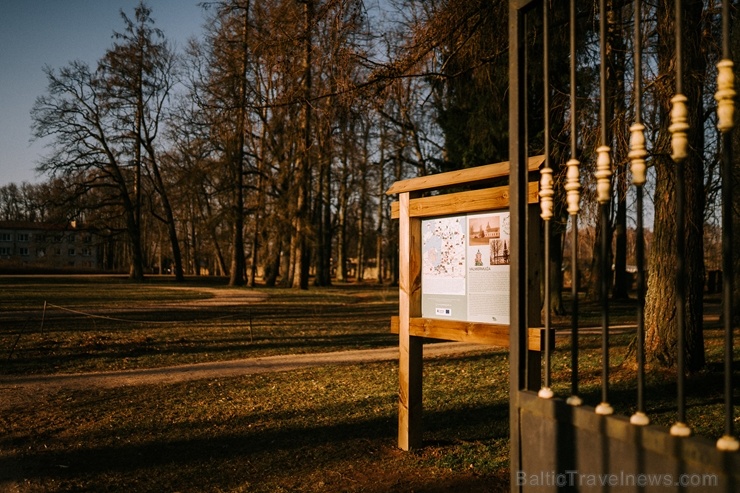 Parks atrodas līdzās Valmiermuižas alus darītavai un rūpi par tā apdzīvošanu un kultūrvēsturiskās vides saglabāšanu un atjaunošanu tur Parks atrodas līdzās Valmiermuižas alus darītavai un rūpi par tā apdzīvošanu un kultūrvēsturiskās vides saglabāšanu un atjaunošanu tur