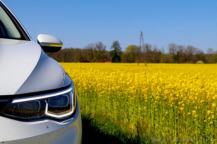 Travelnews.lv apceļo Latgali un Pierīgu ar jauno «Volkswagen Golf 8 1.5 eTSI» 282631