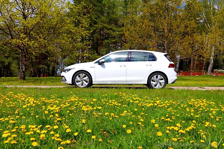 Travelnews.lv apceļo Latgali un Pierīgu ar jauno «Volkswagen Golf 8 1.5 eTSI» 282650
