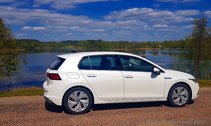 Travelnews.lv apceļo Latgali un Pierīgu ar jauno «Volkswagen Golf 8 1.5 eTSI» 282652