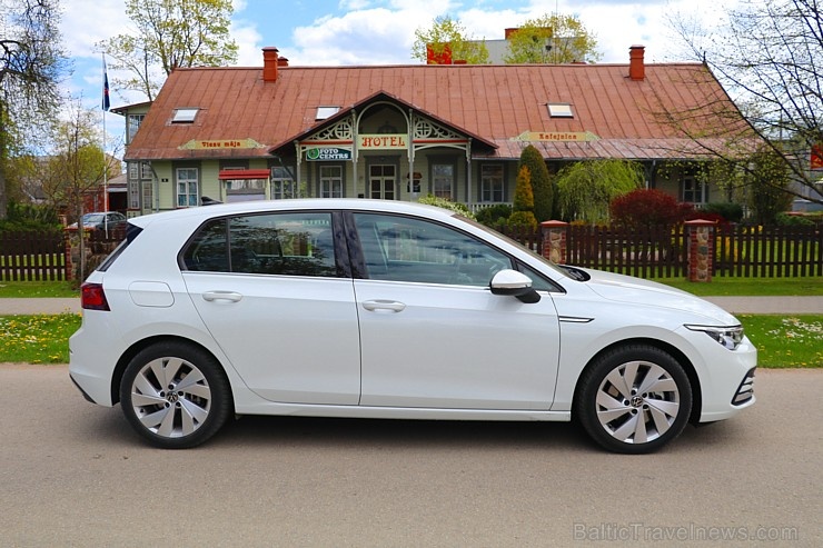 Travelnews.lv apceļo Latgali un Pierīgu ar jauno «Volkswagen Golf 8 1.5 eTSI» 282653