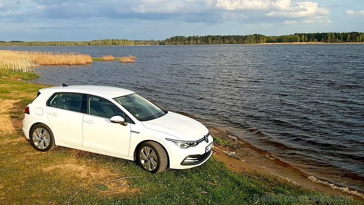 Travelnews.lv apceļo Latgali un Pierīgu ar jauno «Volkswagen Golf 8 1.5 eTSI» 282659