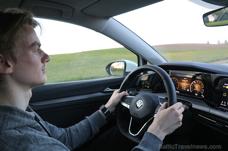 Travelnews.lv apceļo Latgali un Pierīgu ar jauno «Volkswagen Golf 8 1.5 eTSI» 282669