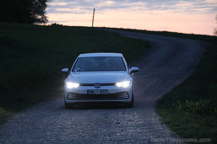 Travelnews.lv apceļo Latgali un Pierīgu ar jauno «Volkswagen Golf 8 1.5 eTSI» 282671