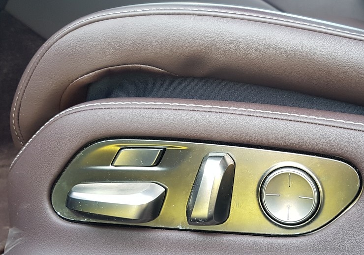 Travelnews.lv apceļo Latviju ar premium klases «Lexus LS 500h» 283749
