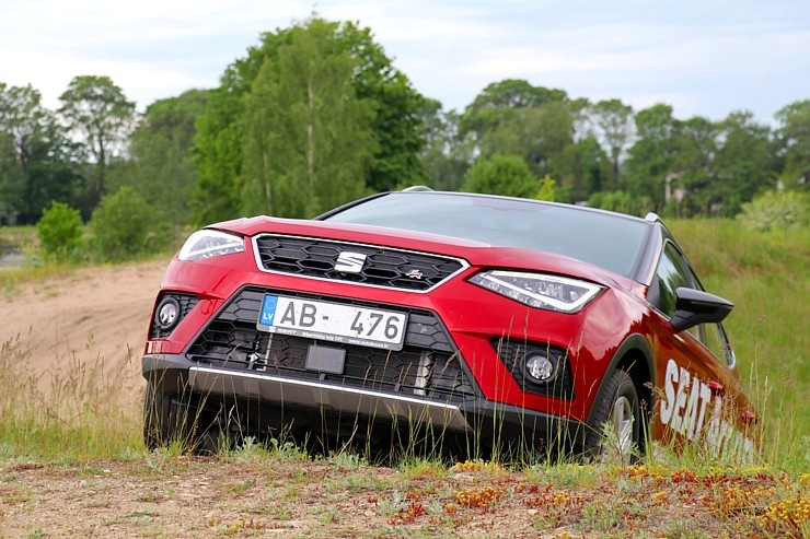 Travelnews.lv apceļo Latviju ar spānisko «Seat Arona» 284189