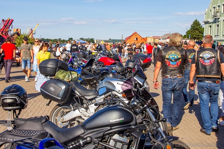 Ventspils ielas un ostas promenādi pierūcina «Kurland bike meet 2020» Motociklu parāde 286641