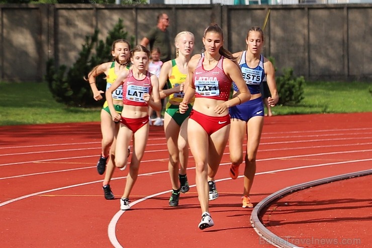 Indra Mackeviča Latvijas izlases sastāvā izcīna Baltijas vieglatlētikas U16 čempionātā 3.vietu 800 metru skrējienā. Foto: Anita Stukāne Indra Mackeviča Latvijas izlases sastāvā izcīna Baltijas vieglatlētikas U16 čempionātā 3.vietu 800 metru skrējienā. Foto: Anita Stukāne 287531