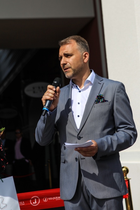Pierīgā atklāj Baltijā lielāko outlet ciematu 288347