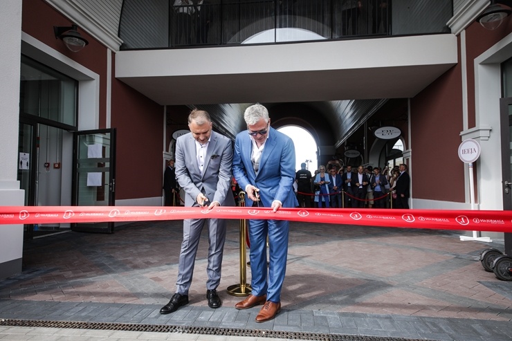 Pierīgā atklāj Baltijā lielāko outlet ciematu 288353