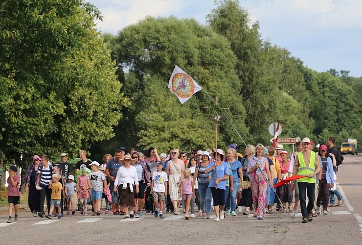 Vissvētākās Jaunavas Marijas debesīs uzņemšanas svētku apmeklējums Aglonā šogad ir ļoti ierobežots Vissvētākās Jaunavas Marijas debesīs uzņemšanas svētku apmeklējums Aglonā šogad ir ļoti ierobežots 288488