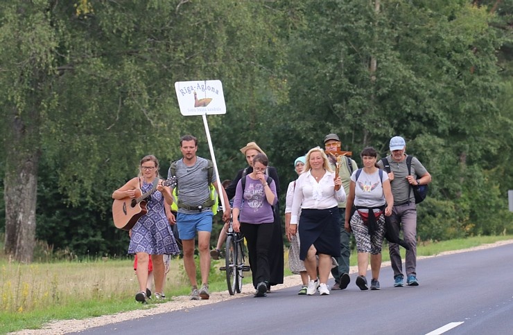 Vissvētākās Jaunavas Marijas debesīs uzņemšanas svētku apmeklējums Aglonā šogad ir ļoti ierobežots Vissvētākās Jaunavas Marijas debesīs uzņemšanas svētku apmeklējums Aglonā šogad ir ļoti ierobežots 288500