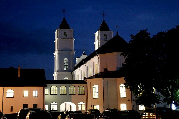 Vissvētākās Jaunavas Marijas debesīs uzņemšanas svētku apmeklējums Aglonā šogad ir ļoti ierobežots Vissvētākās Jaunavas Marijas debesīs uzņemšanas svētku apmeklējums Aglonā šogad ir ļoti ierobežots 288515