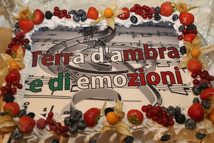 Vecrīgas restorānā «La Felicita» oficiāli prezentē Albano Karisi un Čārlza Gudžera dziesmu Latvijai Vecrīgas restorānā «La Felicita» oficiāli prezentē Albano Karisi un Čārlza Gudžera dziesmu Latvijai 289554