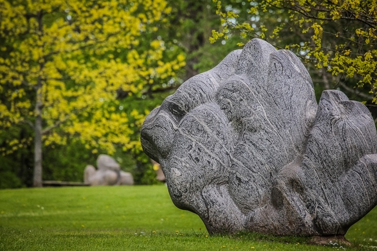 Turaidas muzejrezervāta 43.63 hektārus lielā teritorija ir bagāta ar arheoloģijas, arhitektūras, vēstures un mākslas pieminekļiem, kuri stāsta par not Turaidas muzejrezervāta 43.63 hektārus lielā teritorija ir bagāta ar arheoloģijas, arhitektūras, vēstures un mākslas pieminekļiem, kuri stāsta par not 289780