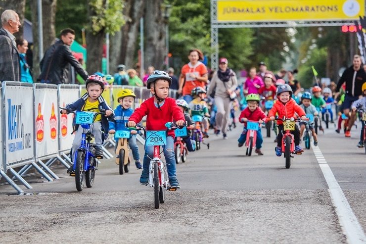 Dzintaros norisinājās jau desmitais Jūrmalas  velomaratons, kas kopā pulcējis vairāk nekā 1500 dalībnieku 289952