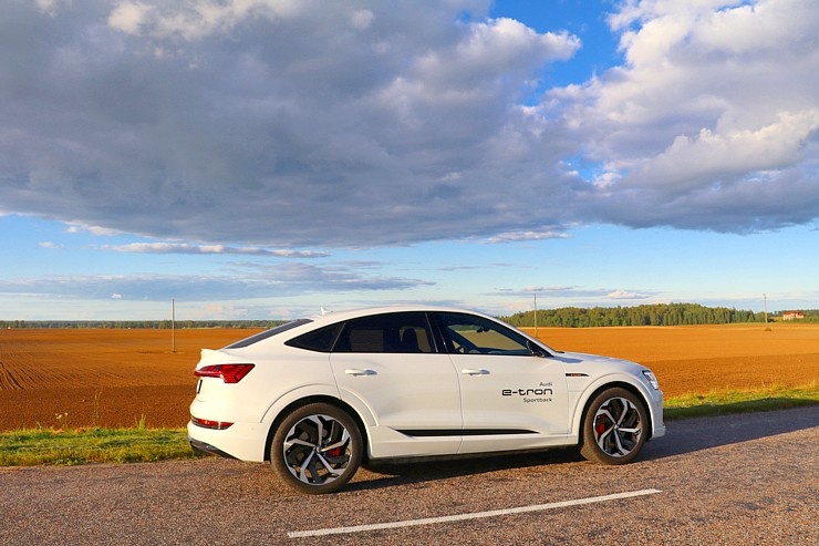 Travelnews.lv apceļo Latviju ar jauno un elektrisko «Audi e-tron Sportback» 290051